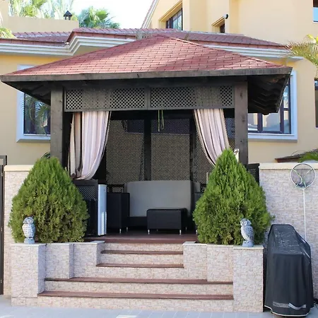 Bahia De Banus Bungalow Deluxe